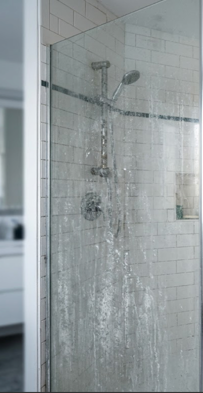 Eau calcaire avant filtration pommeau PureRise 